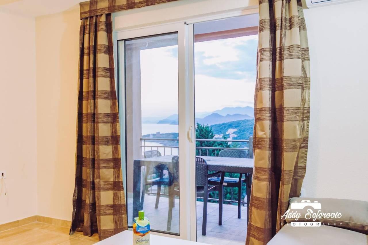 Apartament Free Food And Swimming Pool Utjeha Zewnętrze zdjęcie